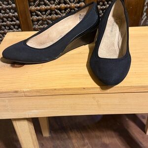 Life Stride Black Wedge Heels